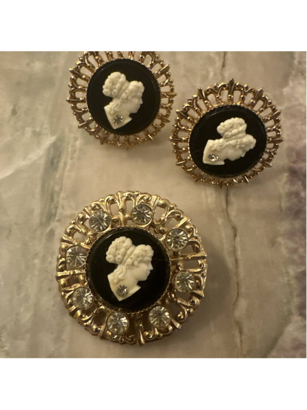 Vintage Cameo Rhinestone Earrings GoldTn Lucite Screw back 1” & Brooch Pin Set